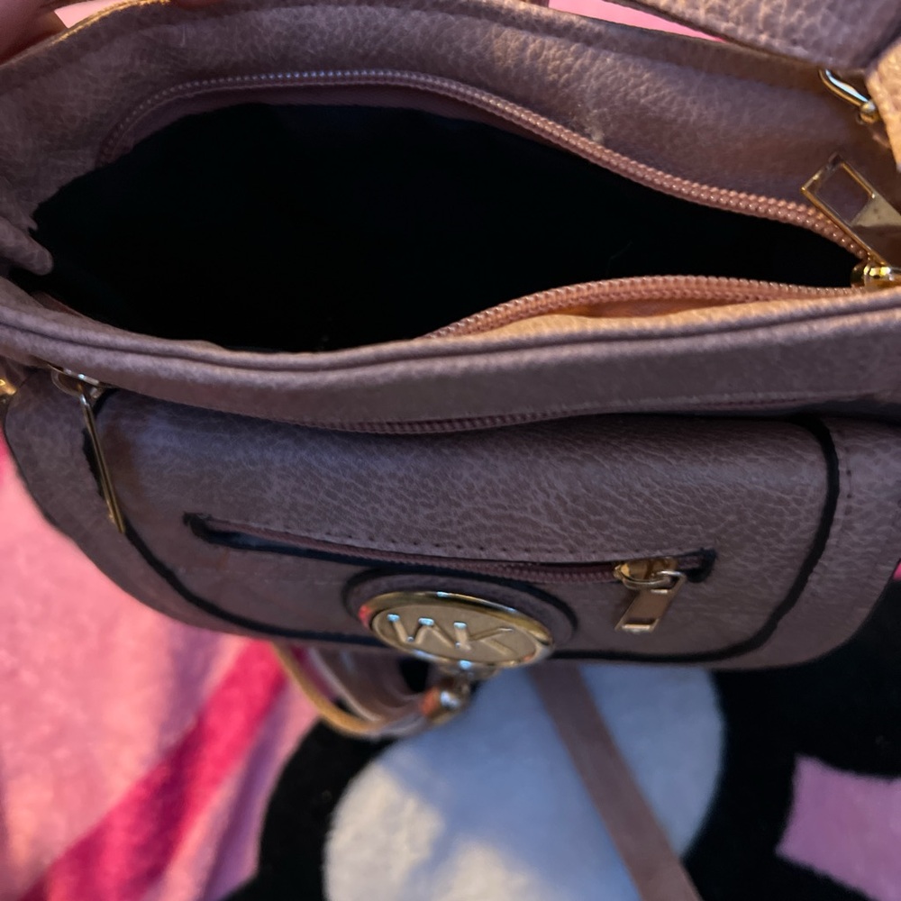 Michael Kors Pink Crossbody Bag with Elegant Design
